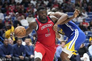 在防守端展 在防守端展